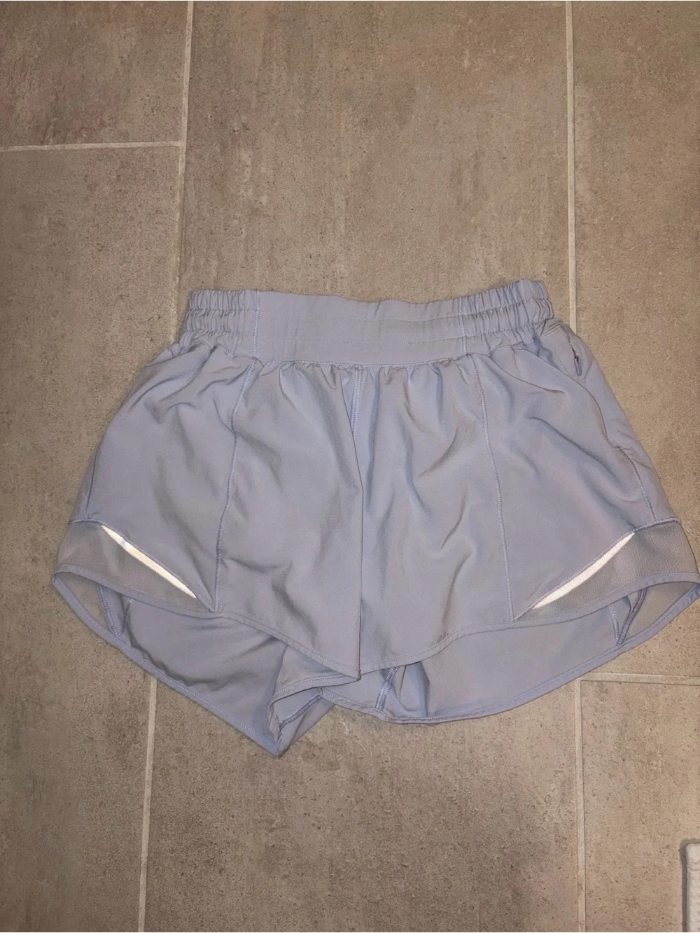 Lululemon 4” Hotty Hot Shorts • periwinkle • size 4